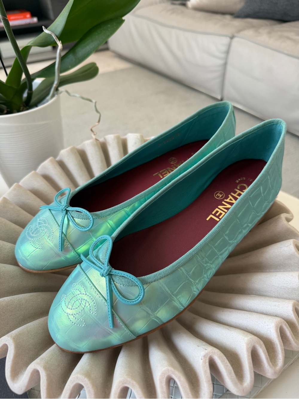 Chanel Green Vert Crocodile Croc Embossed Iridescent Cap Toe Ballet Flats 38.5C